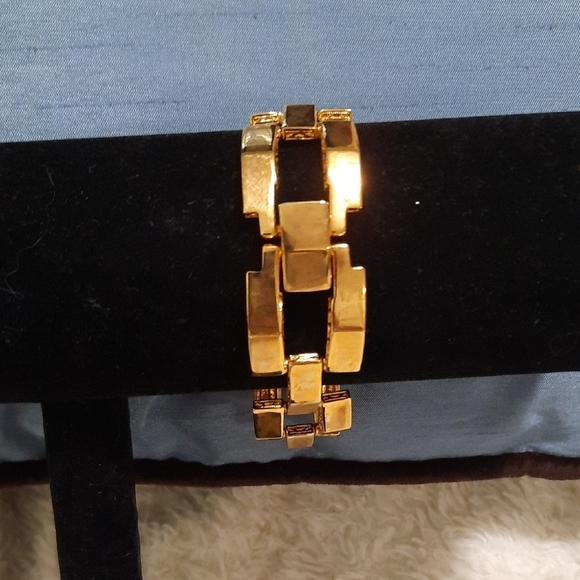 Camrose & Kross Gold Bracelet - Picture 3 of 5